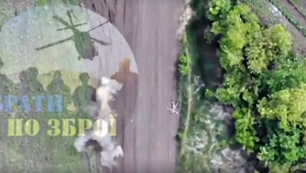 Un militar rus care fugea pe câmp s-a prefăcut că e mort, apoi s-a ridicat și a luat-o la fugă din nou